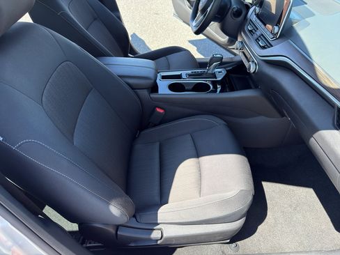 Used 2024 Nissan Altima 2.5 SV image 27