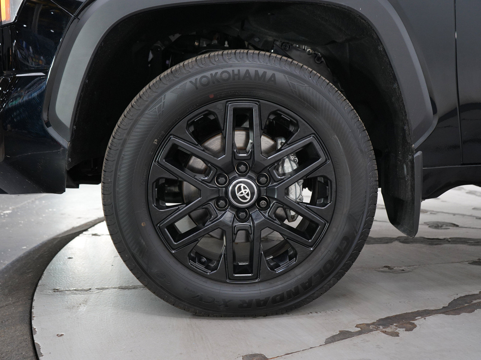 Used 2025 Toyota Tundra Limited AWD/4WD image 28