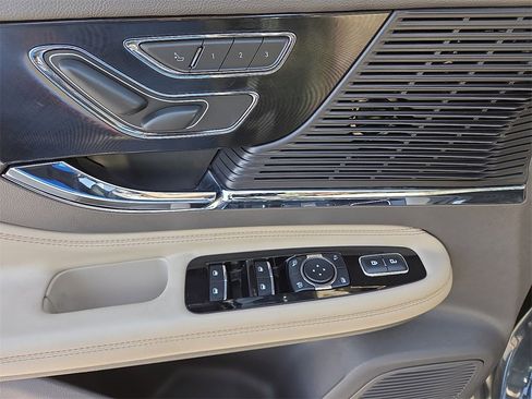 Used 2022 Lincoln Corsair Reserve image 20