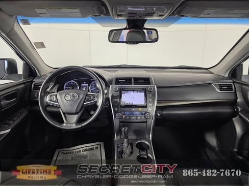 Used 2016 Toyota Camry XLE image 30