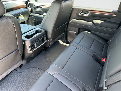 New 2025 GMC Sierra 2500 Denali w/ Denali Reserve Package image 17