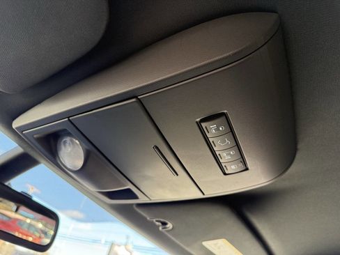 Used 2019 Dodge Grand Caravan SXT image 24