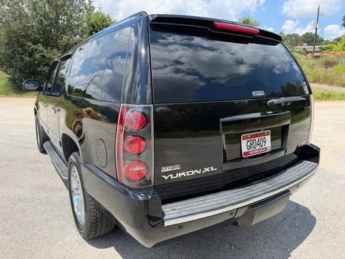 Used 2009 GMC Yukon XL Denali AWD/4WD image 3