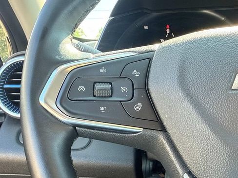 Used 2025 Chevrolet Trax LT w/ LT Convenience Package FWD image 30
