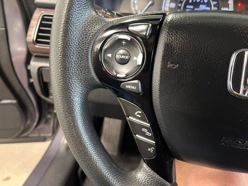 Used 2016 Honda Accord EX image 25