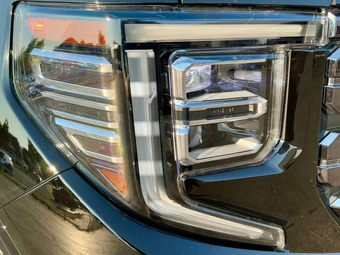 Used 2025 GMC Sierra 1500 Denali Ultimate AWD/4WD image 8