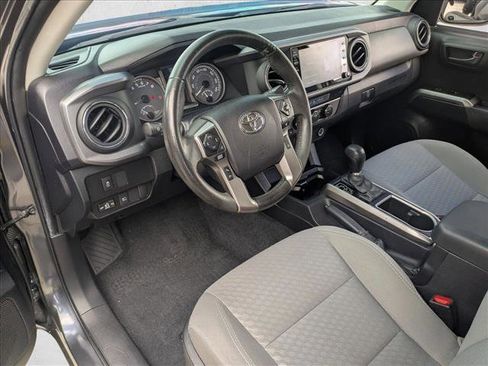 Used 2022 Toyota Tacoma SR5 w/ Technology Package image 9