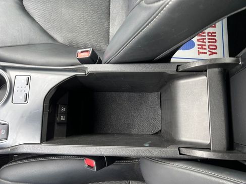 Used 2018 Toyota Camry XSE image 33