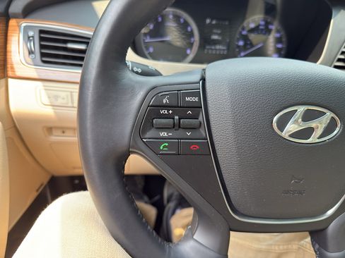 Used 2015 Hyundai Sonata Limited w/ Option Group 05 FWD image 16
