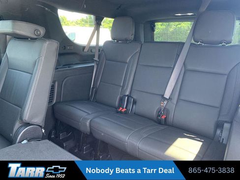 Used 2025 Chevrolet Suburban Z71 AWD/4WD image 25