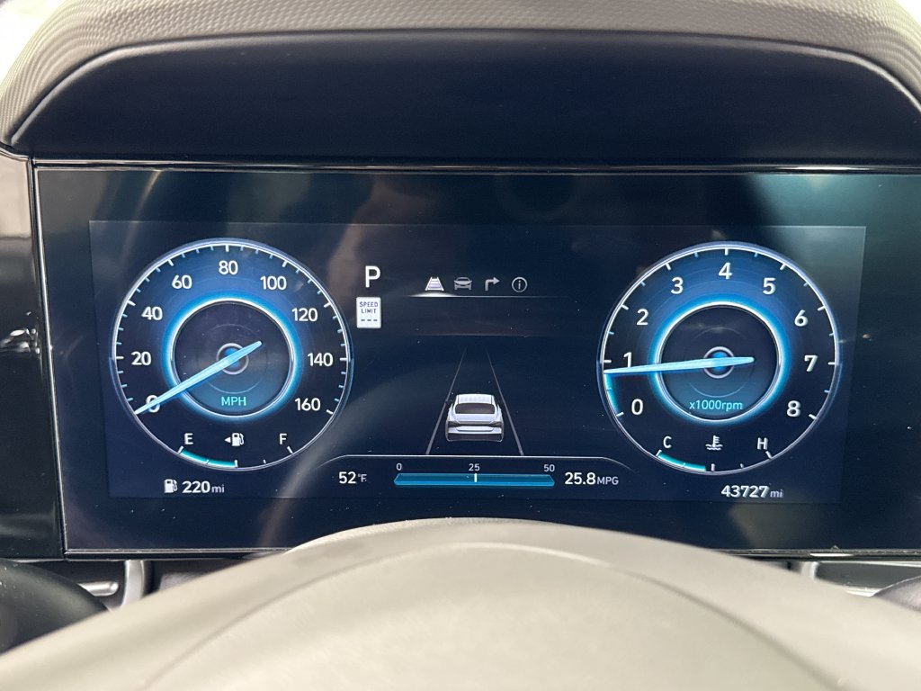 Used 2025 Hyundai Elantra SEL FWD image 27