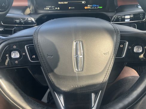 Used 2020 Lincoln Aviator Grand Touring w/ Elements Package Plus AWD/4WD image 25