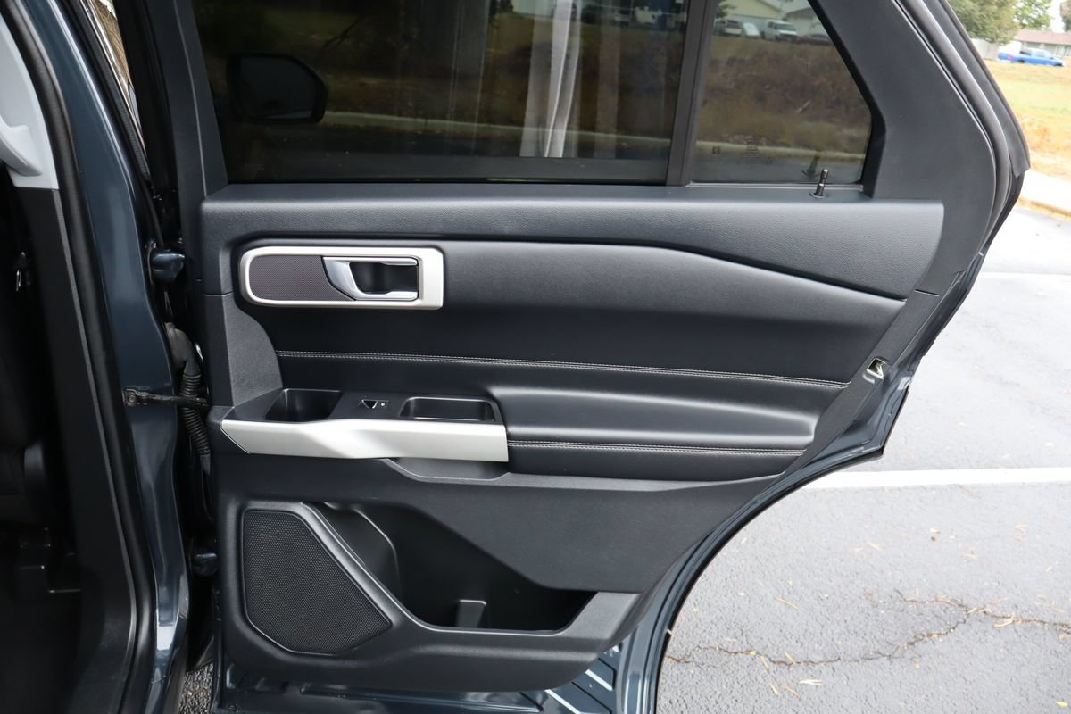 Used 2022 Ford Explorer XLT w/ Equipment Group 202A AWD/4WD image 27