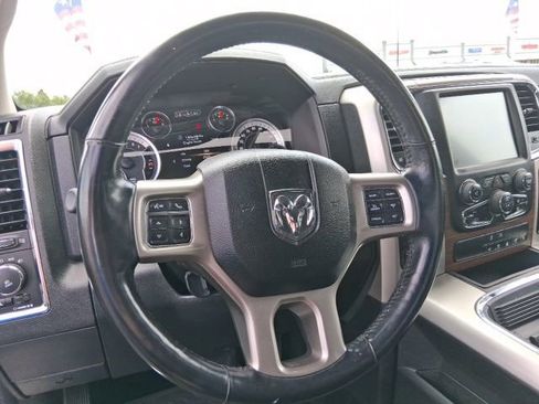 Used 2017 RAM 1500 Laramie w/ Convenience Group AWD/4WD image 13