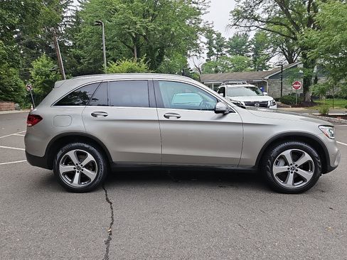 Used 2022 Mercedes-Benz GLC 300 4MATIC image 7