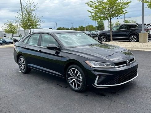New 2025 Volkswagen Jetta SE FWD image 3