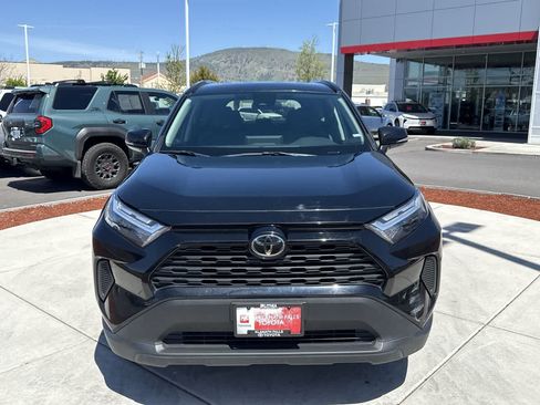 Used 2024 Toyota RAV4 XLE AWD/4WD image 3