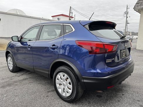 Used 2019 Nissan Rogue Sport S image 10