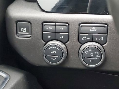 Certified 2024 Chevrolet Silverado 1500 LT Trail Boss w/ Convenience Package II AWD/4WD image 18