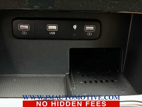 Used 2022 Kia Carnival EX image 39