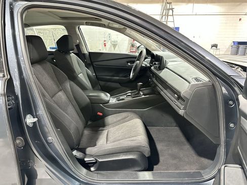 Used 2023 Honda Accord EX image 25