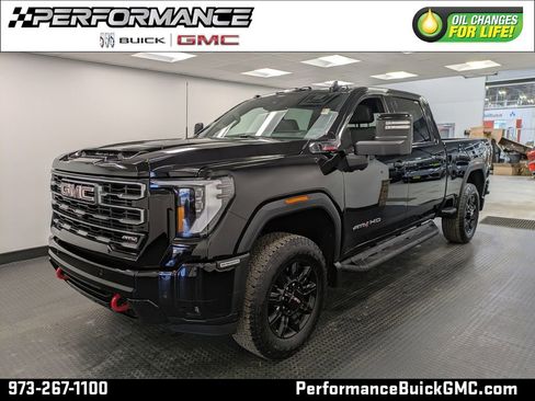 Used 2025 GMC Sierra 2500 AT4 w/ Technology Package image 1