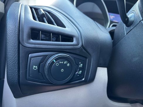 Used 2013 Ford Focus SE image 32