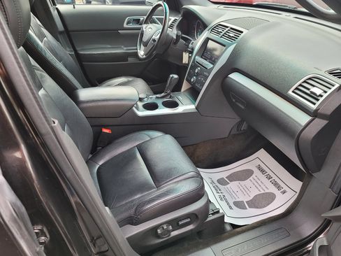 Used 2013 Ford Explorer XLT image 11