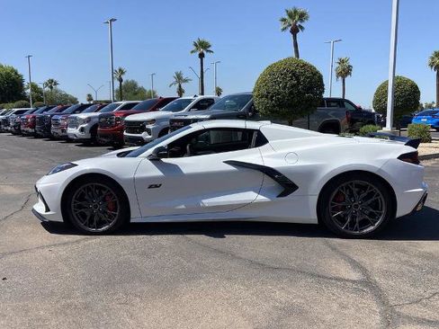 Used 2023 Chevrolet Corvette Stingray Premium Conv w/ Z51 Performance Package RWD image 4