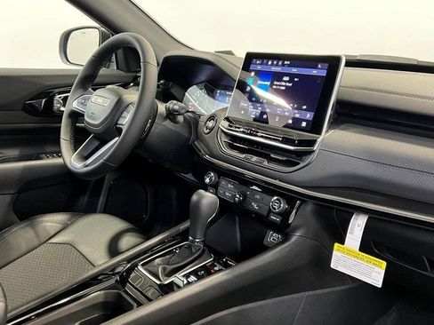 New 2026 Jeep Compass Latitude image 12