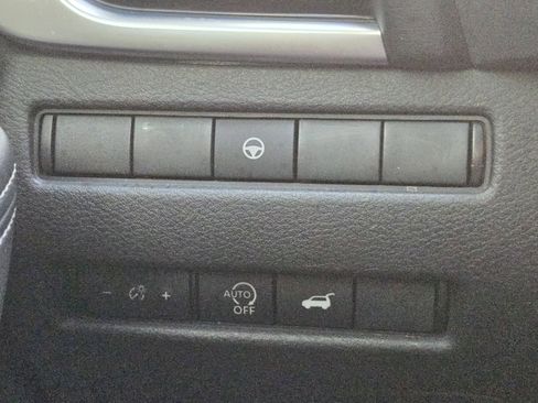 Used 2023 Nissan Rogue SL w/ SL Premium Package image 23