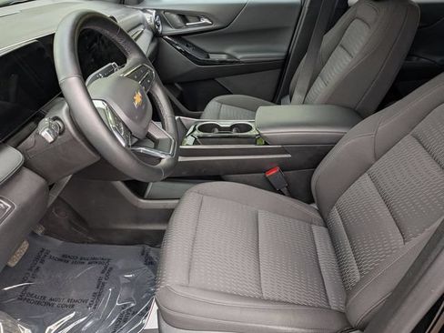 Used 2025 Chevrolet Equinox LT FWD image 12
