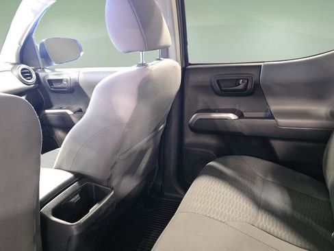 Used 2019 Toyota Tacoma Limited image 15