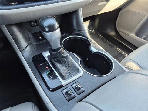 Used 2015 Toyota Highlander XLE FWD image 12