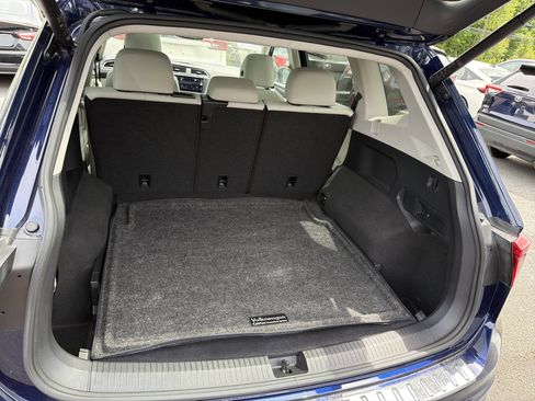 Used 2024 Volkswagen Tiguan SE w/ Panoramic Sunroof Package AWD/4WD image 26