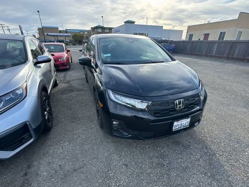 Used 2025 Honda Odyssey Sport-L image 2