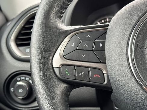 Used 2022 Jeep Renegade Latitude w/ Convenience Group image 28