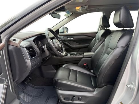 Used 2023 Nissan Rogue SL w/ SL Premium Package image 10