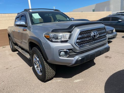 Used 2017 Toyota Tacoma TRD Off-Road w/ Tow Package image 1