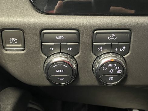 Used 2024 GMC Sierra 1500 Elevation AWD/4WD image 28