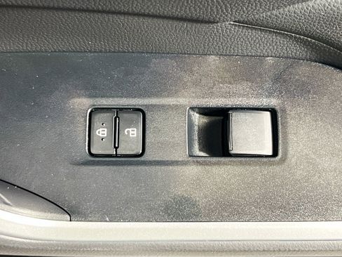 Used 2025 Toyota RAV4 LE FWD image 31