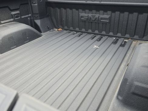 Used 2021 GMC Sierra 1500 SLT w/ SLT Premium Plus Package AWD/4WD image 12