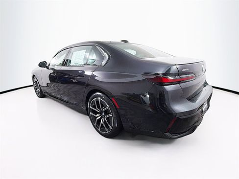 New 2026 BMW 740i xDrive w/ Premium Package image 5