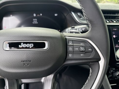 New 2025 Jeep Grand Cherokee Altitude image 26