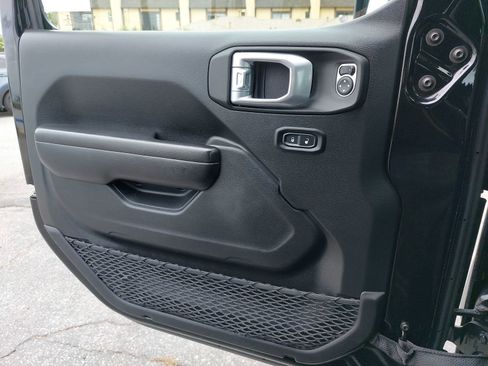 Used 2021 Jeep Wrangler Unlimited Rubicon AWD/4WD image 25