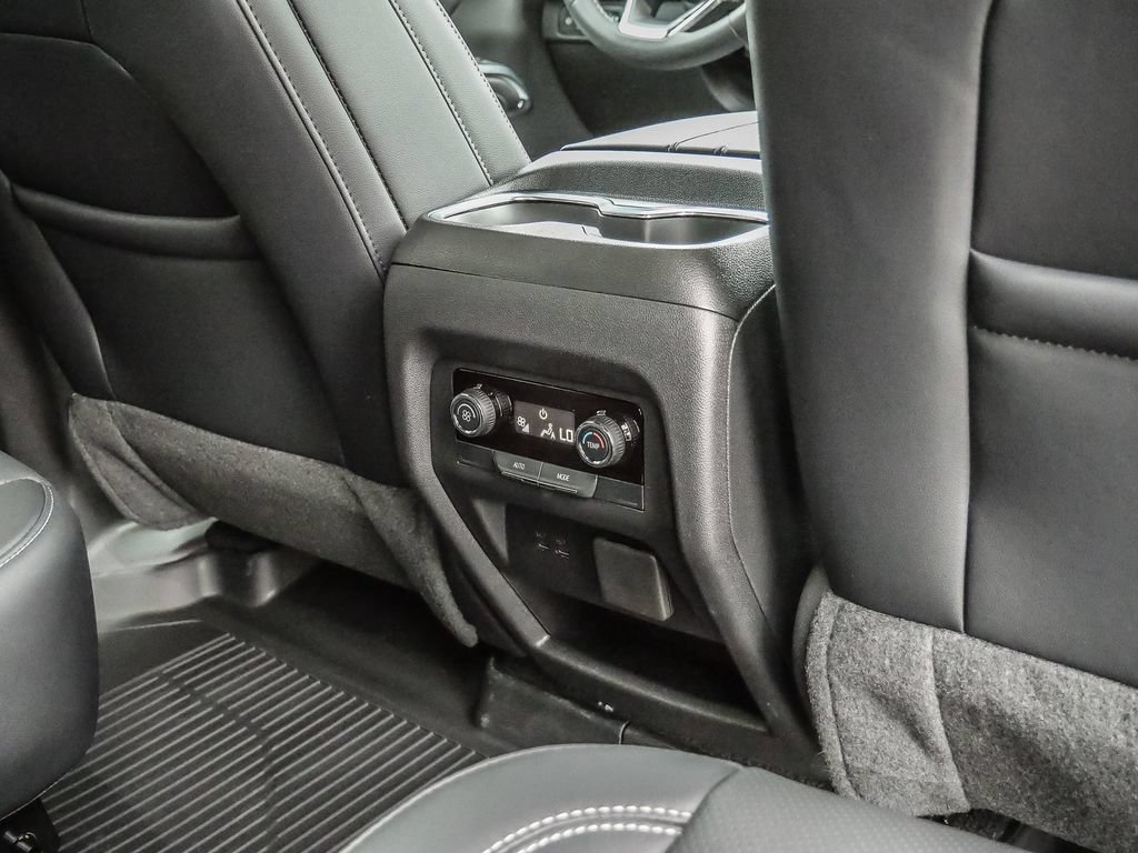 New 2027 Chevrolet Traverse LT w/ Driver Confidence Package FWD image 23