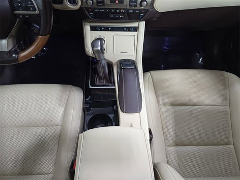 Used 2016 Lexus ES 300h image 20