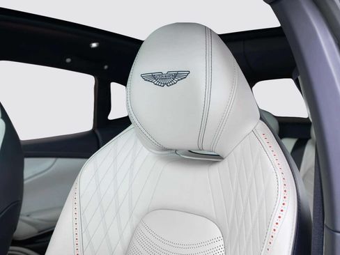 Used 2023 Aston Martin DBX AWD/4WD image 17