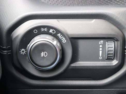Used 2026 Jeep Wrangler Unlimited Rubicon AWD/4WD image 42