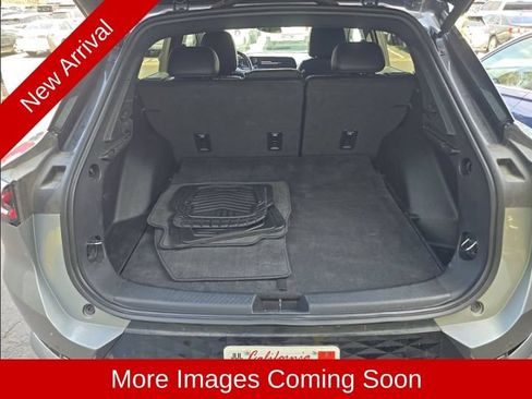 Used 2024 Chevrolet Equinox EV RS FWD image 16